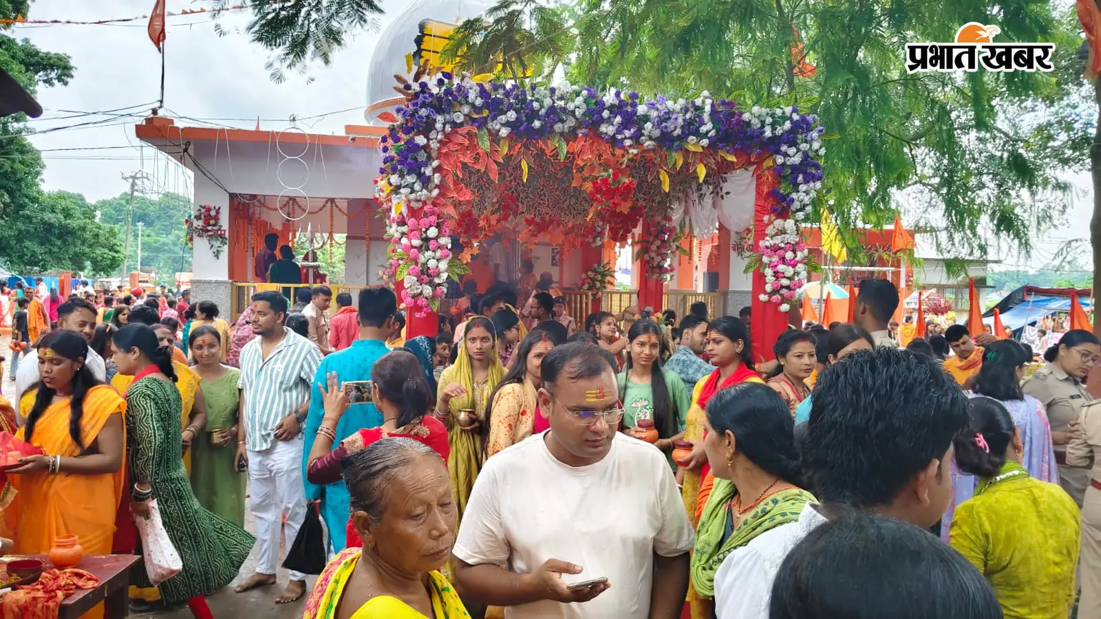 सावन की अंतिम सोमवारी पर भूतनाथ गौशाला शिव मंदिर में उमड़ा आस्था का सैलाब