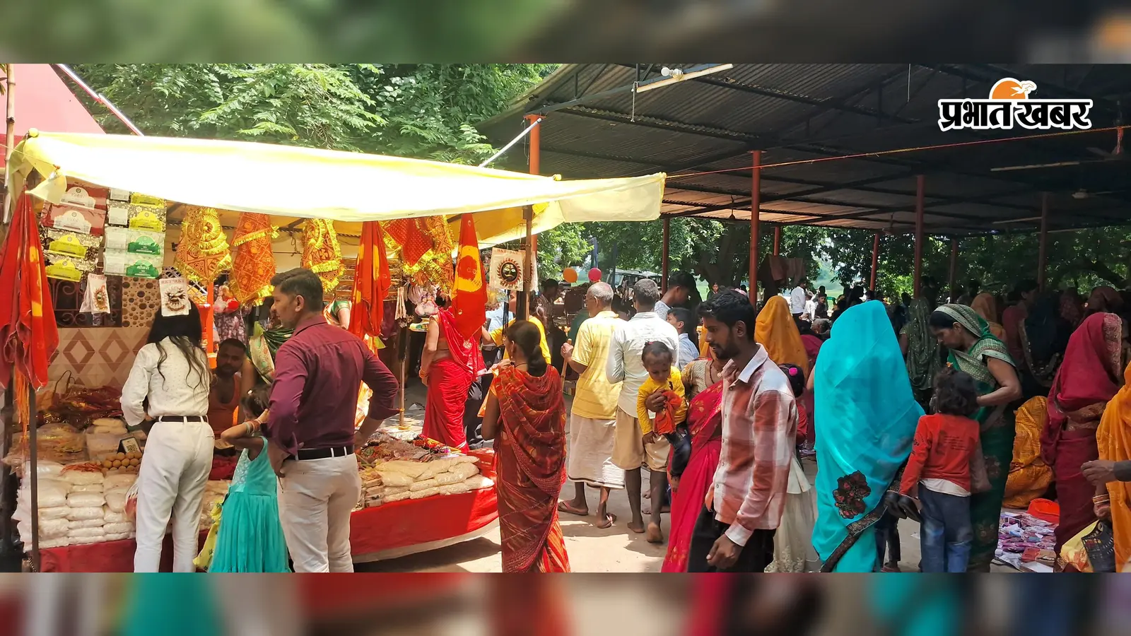 गोपालगंज : सावन की अंतिम सोमवारी पर कैथवलिया ब्रह्म बाबा धाम में उमड़ा आस्था का सैलाब, हजारों श्रद्धालुओं ने किया जलाभिषेक