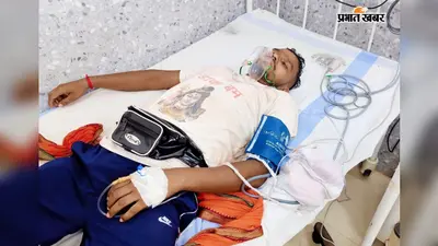 सुईया पहाड़ के पास बेहोश हुआ डाकबम, होटल संचालक ने बाइक से पहुंचाया अस्पताल