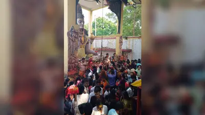 आमी मां अंबिका भवानी मंदिर में सुरक्षा के पुख्ता इंतजाम, अंतिम सोमवारी पर उमड़ी श्रद्धालुओं की भीड़