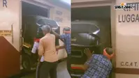 ट्रेन में ऑटो चढ़ाने का VIDEO वायरल, आखिर कोच में कैसे पहुंचा रिक्शा? जानें पूरा मामला