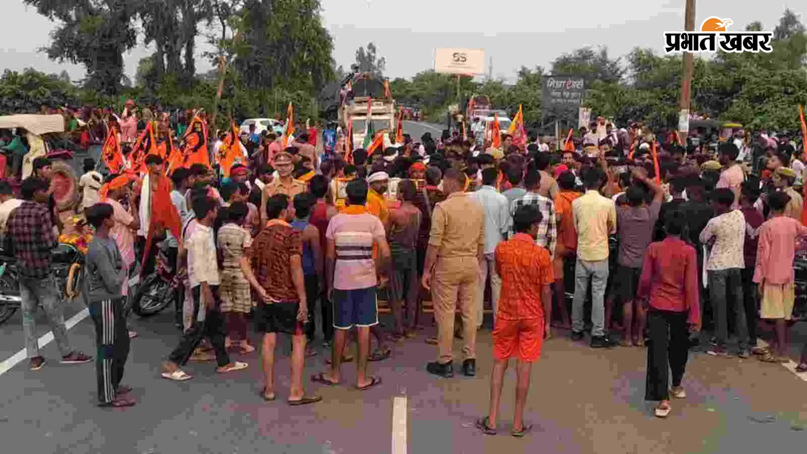 सावन की अंतिम सोमवारी पर छाया मातम: बाबा का जलाभिषेक करने जा रहे कांवड़िया की सड़क हादसे में मौत