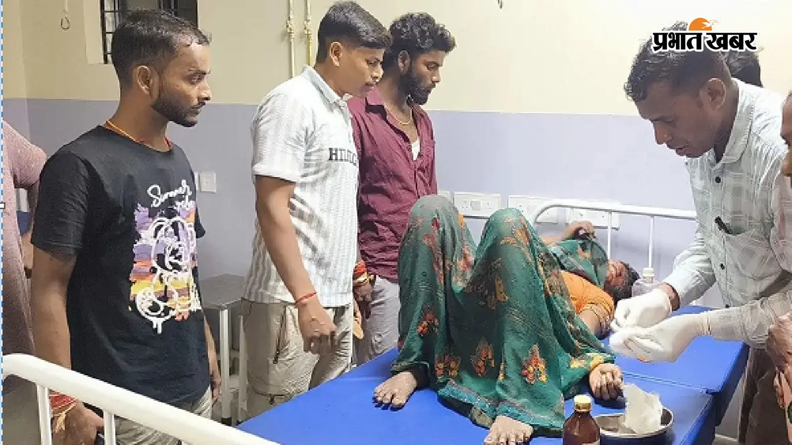 कोडरमा में तेज रफ्तार कार की चपेट में आने से चार महिलाएं घायल, दो की हालत नाजुक