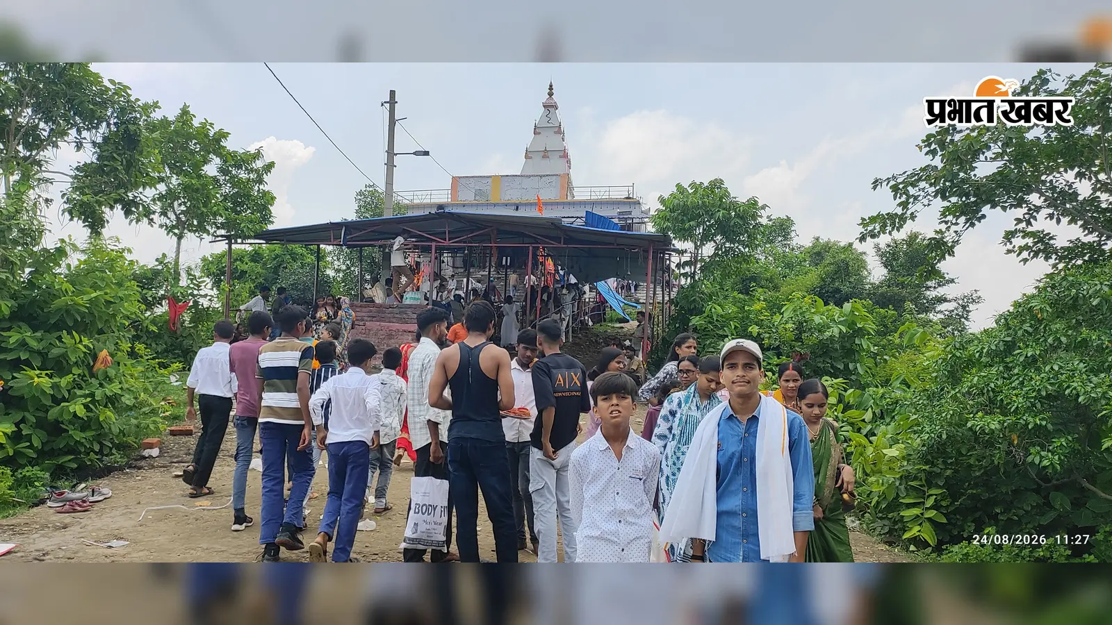 इंद्रपुरी में गोडैला महादेव के जयघोष से गुंजती रही पहाड़ी, सुबह चार बजे
से लगी भीड़