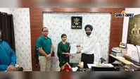 बेतिया निबंधन कार्यालय पहुंचे डीएम, पेपरलेस रजिस्ट्री की जांच और अधिकारियों को दिए निर्देश