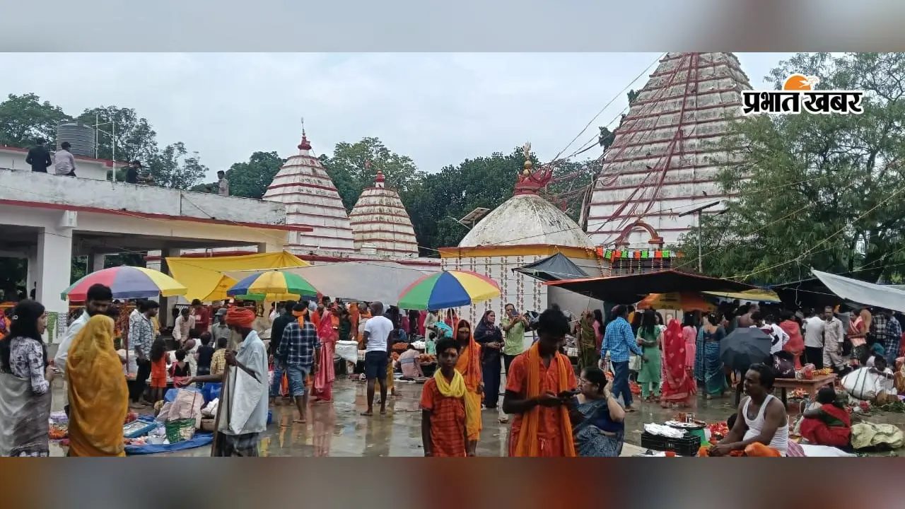 अंतिम सोमवार पर शुम्भेश्वरनाथ मंदिर में उमड़ी श्रद्धालुओं की भीड़,पूरे दिन शिवमय रहा माहौल