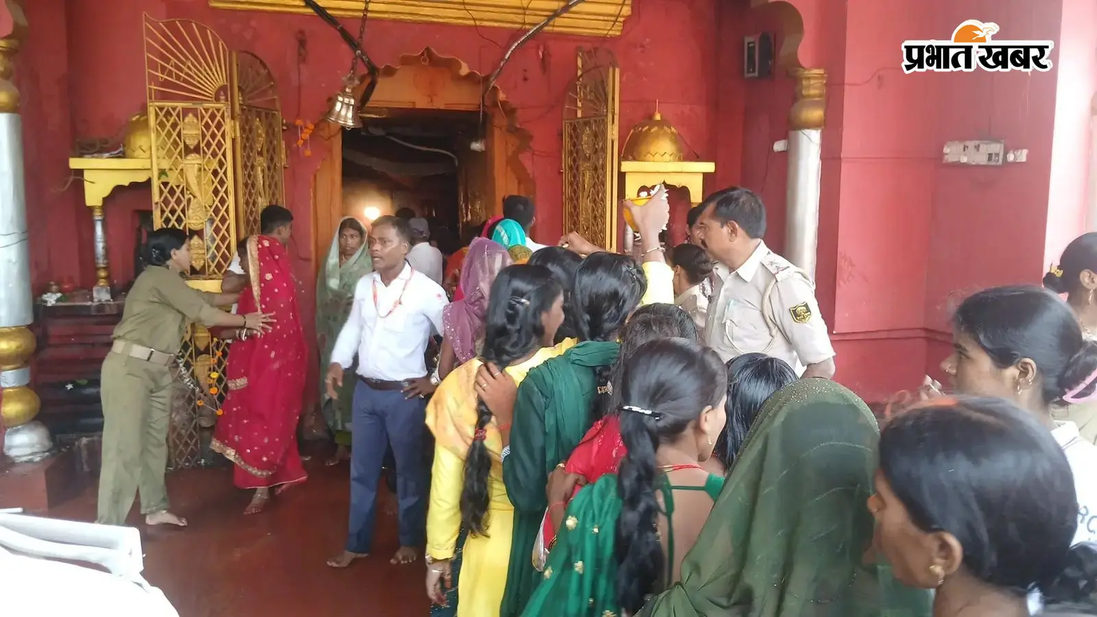 सावन की अंतिम सोमवारी पर औरंगाबाद के देवकुंड में उमड़ा आस्था का महासैलाब, 80 हजार से अधिक श्रद्धालुओं ने किया जलाभिषेक