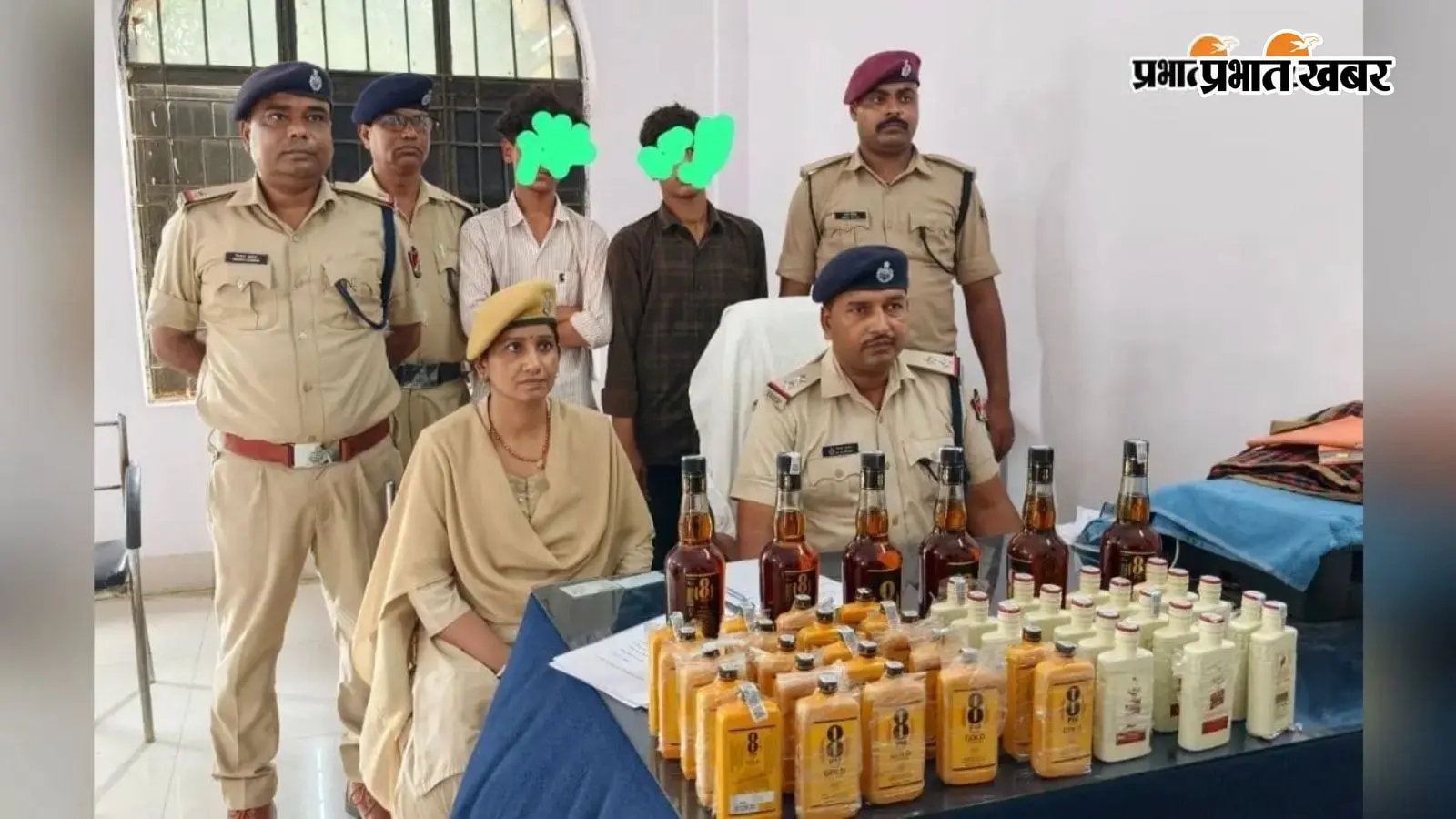 वंदे भारत एक्सप्रेस से शराब की खेप लेकर पहुंचे दो नाबालिग पकड़े गए, 11.7 लीटर शराब बरामद