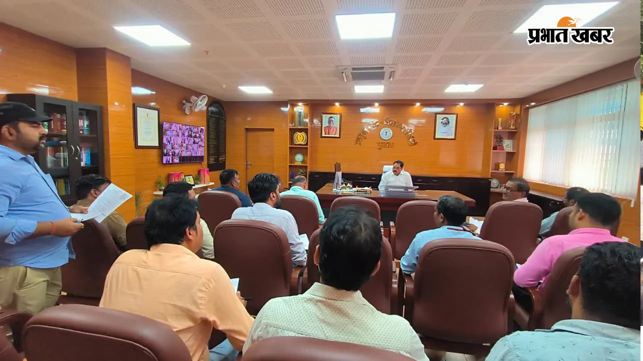 गुमला की सड़कों पर अब नहीं चलेगी लापरवाही! जर्जर सड़कों की तत्काल मरम्मत का निर्देश, दुर्घटनाओं पर डीसी सख्त