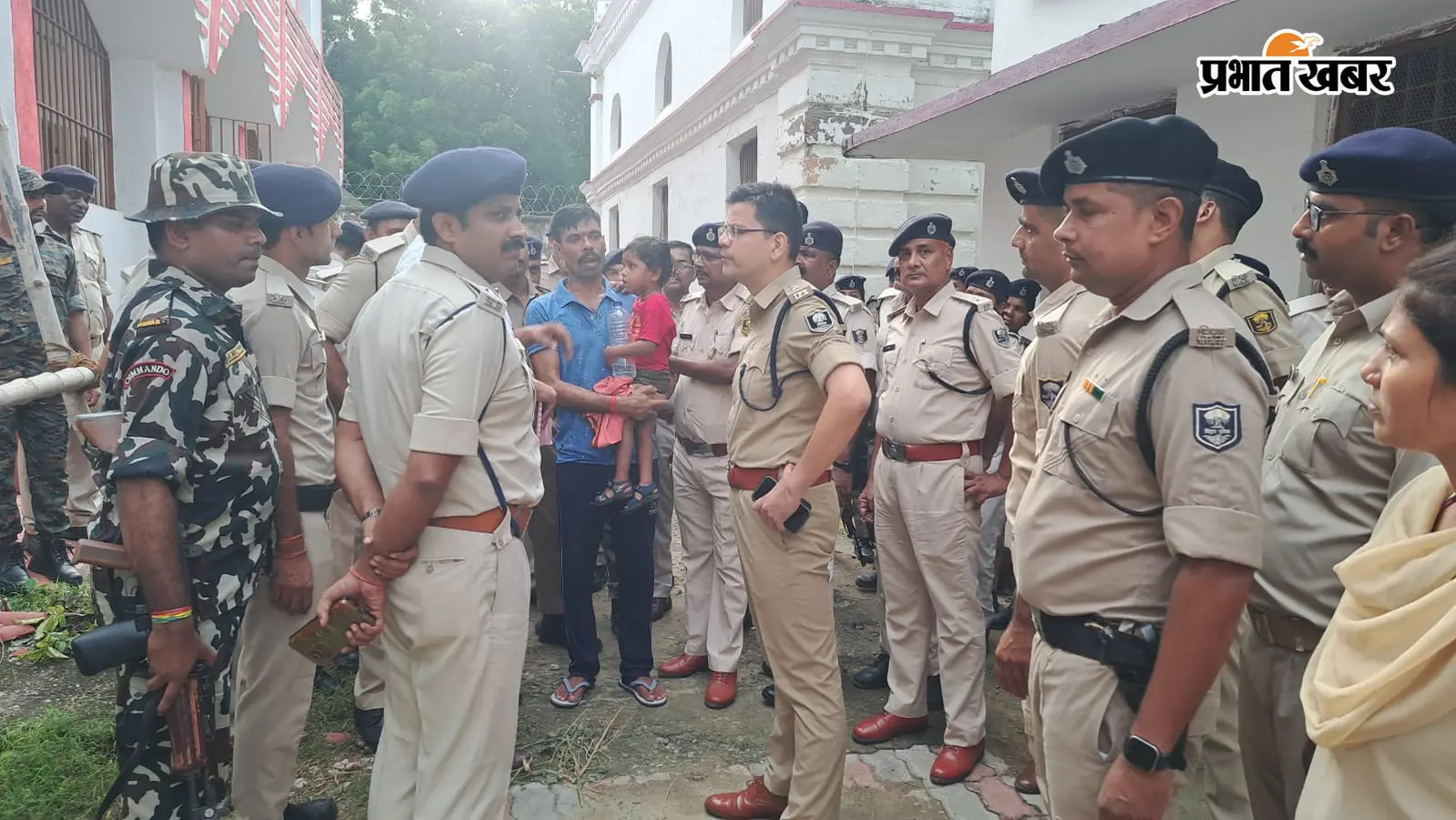 होली के दिन हुए एएसआई संतोष सिंह मर्डर केस में बड़ा फैसला आते ही भड़की हिंसा; कोर्ट परिसर से जेल जाने के दौरान भारी पथराव और हंगामा