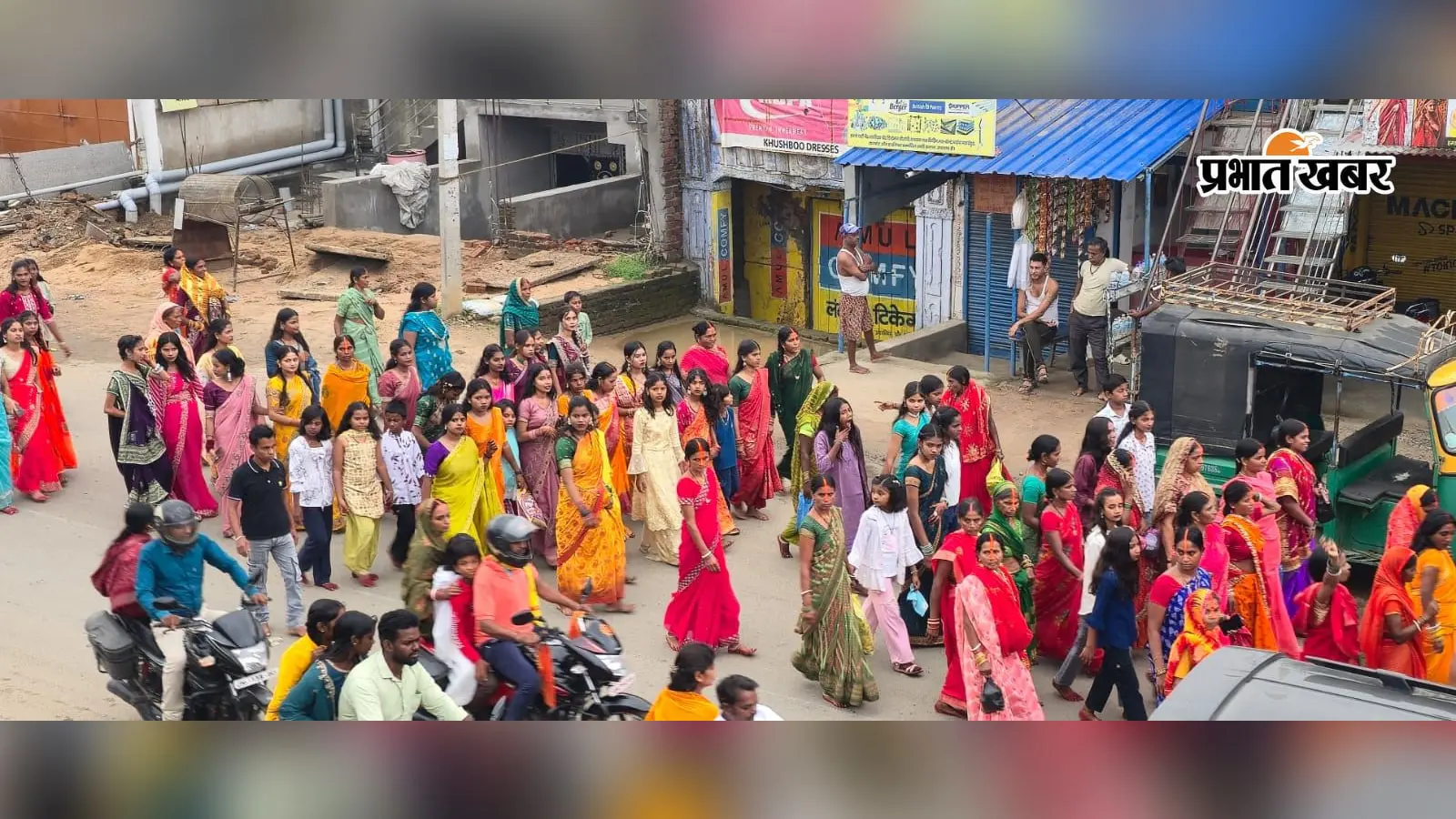 सावन की आखिरी सोमवारी पर भद्रकाली मंदिर में उमड़ा आस्था का सैलाब, हर-हर महादेव के जयघोष से गूंजा परिसर