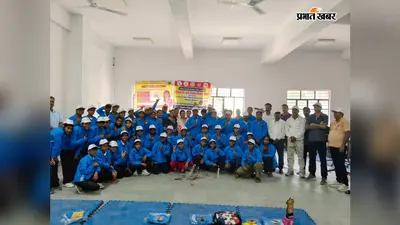 सीवान में बालिकाओं को किया गया जागरूक और सम्मानित, हेल्पलाइन नंबरों की दी जानकारी