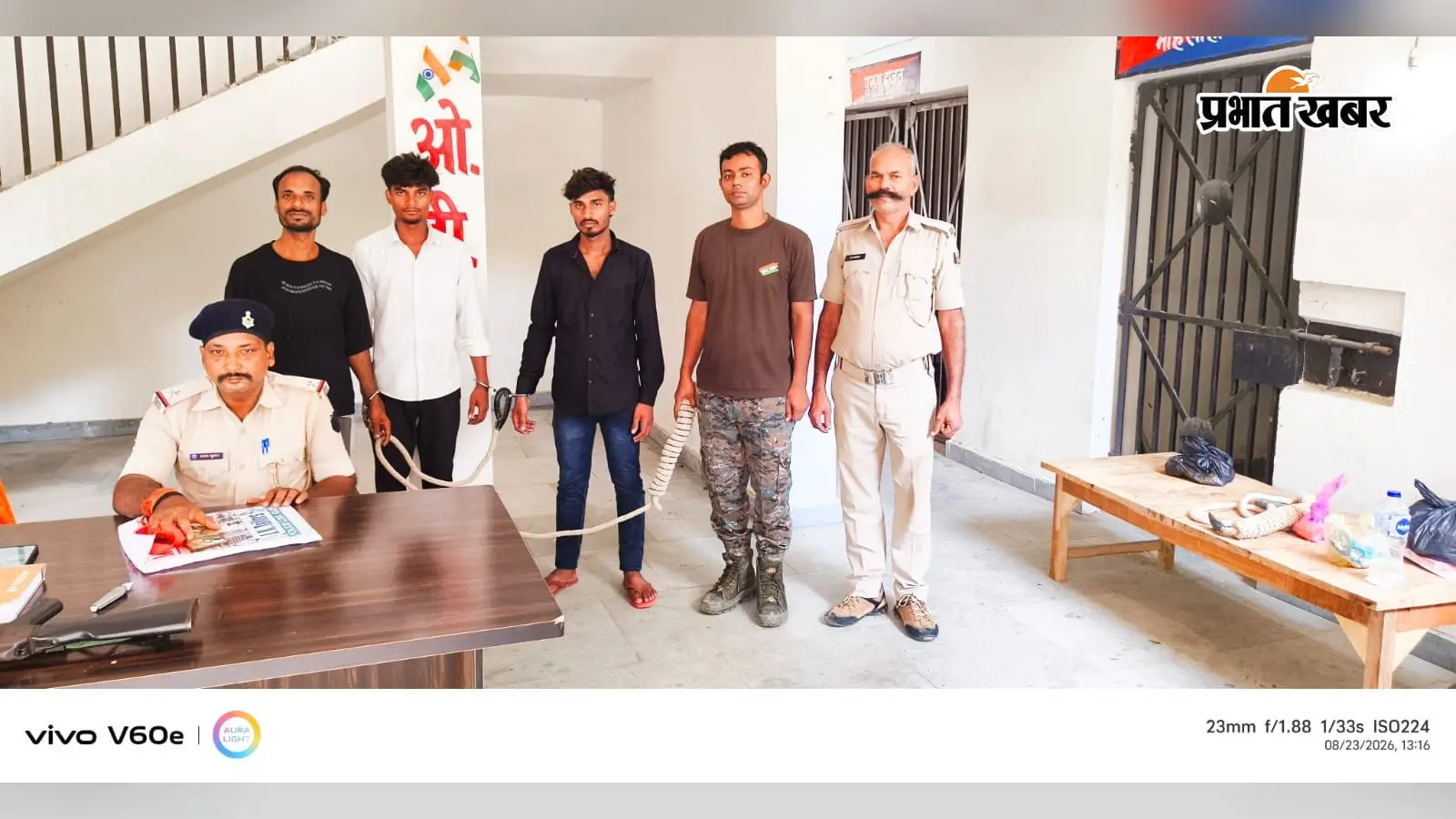 गया जी : बांकेबाजार में पुलिस की बड़ी कार्रवाई, चोरी के विद्युत मोटर के साथ दो गिरफ्तार, तीन मवेशी बरामद