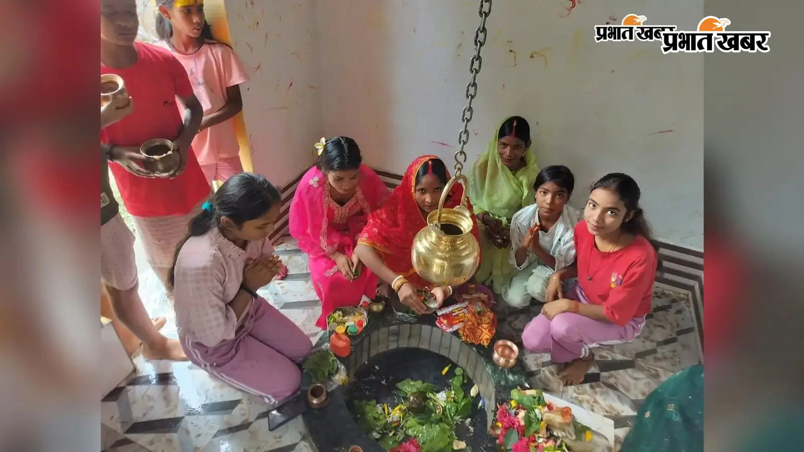 सावन की अंतिम सोमवारी पर शिवालयों में उमड़ी श्रद्धालुओं की भीड़, हर-हर महादेव के जयकारों से गूंजा डंडारी