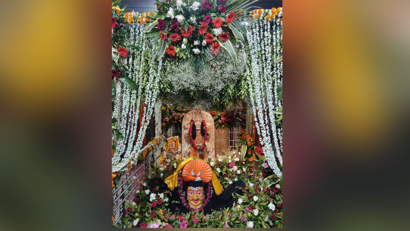 सावन की अंतिम सोमवारी पर बाबा हरिहर नाथ का दिव्य श्रृंगार