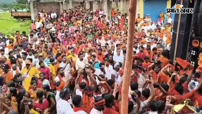 बुढ़वा महादेव में उमड़ा श्रद्धालुओं का जनसैलाब, झांकी और जुलूस के साथ महुदी पहाड़ पहुंचे हजारों शिवभक्त