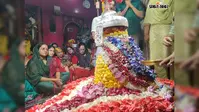 सावन की अंतिम सोमवारी पर सागर पोखरा मनोकामना शिव मंदिर में संध्या श्रृंगार में उमड़ी श्रद्धालुओं की भीड़