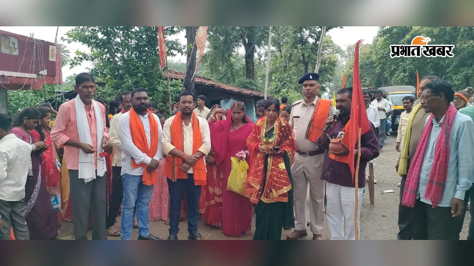 हर-हर महादेव के जयघोष से गूंजा जोरकट, सावन की अंतिम सोमवारी पर निकली भव्य कलश यात्रा