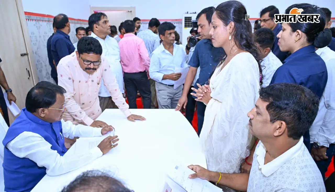 मुख्यमंत्री माझी ने सुनी लोगों की समस्याएं, बोले - सहानुभूति, संवेदना और सहृदयता है शासन व्यवस्था का मूल आधार