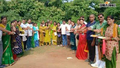 गया में पेड़ों को बांधी राखी, ‘हमारा पेड़, हमारा पर्यावरण’ अभियान में दिखा अनोखा नजारा