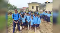 बांका: 102 साल पुराने स्कूल का रास्ता कीचड़मय, रोज फिसल-फिसल कर स्कूल जा रहे 240 बच्चे