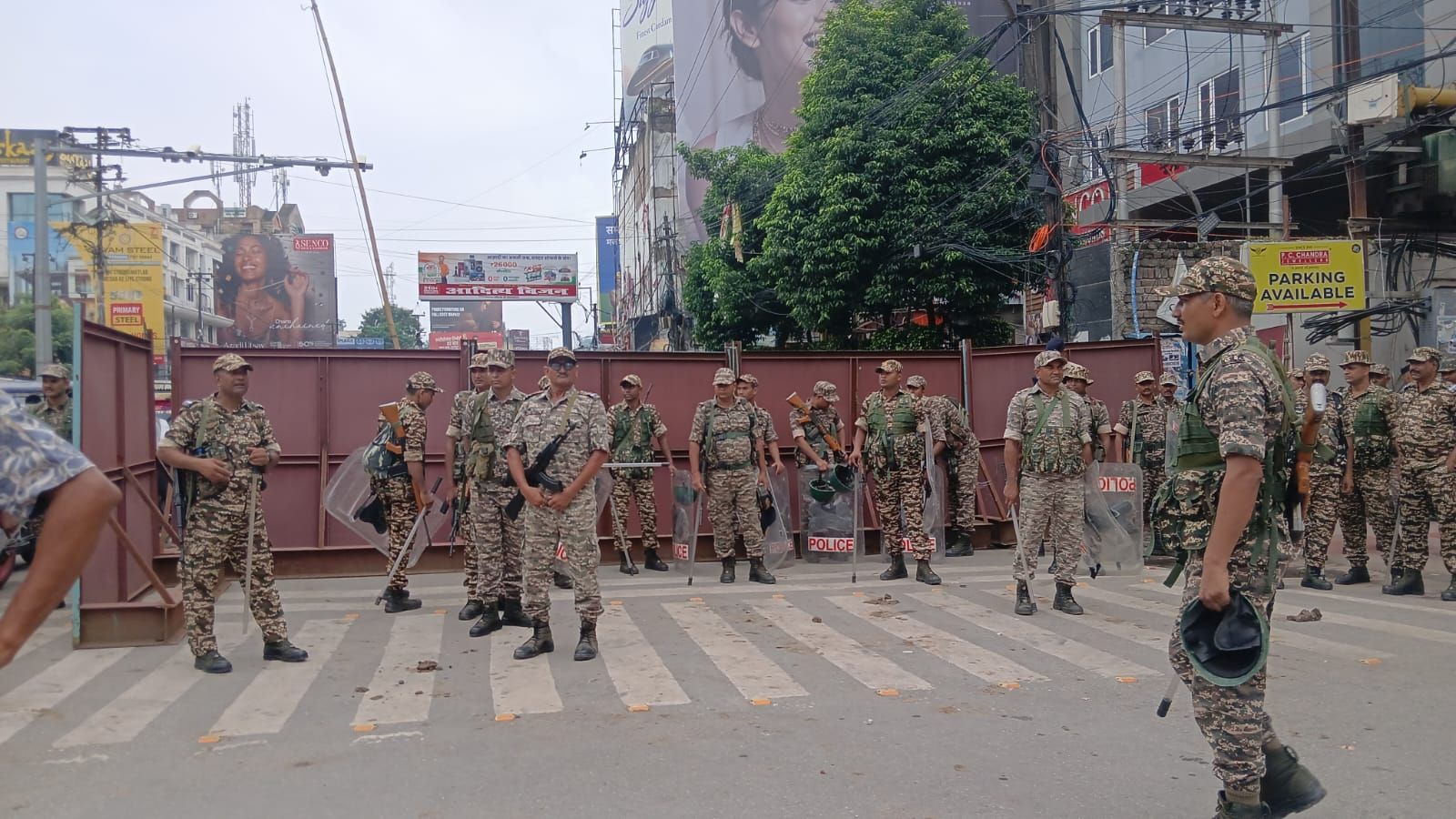 तस्वीरों में दिख रहा लोहे का दिवार