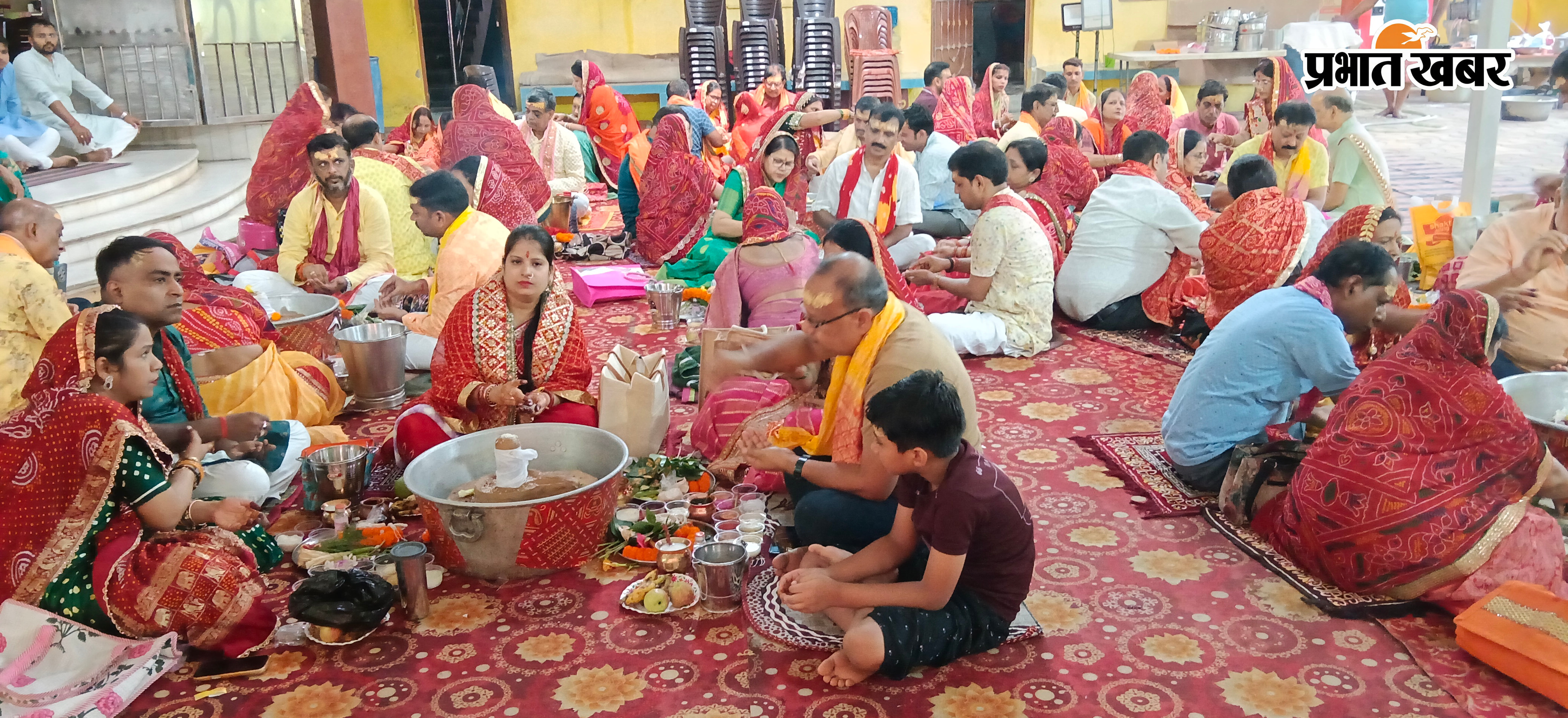 महारुद्राभिषेक में शमिल श्रद्धालु | Prabhat Khabar Network