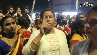 मंत्री अग्निमित्रा पाल के नाम पर पैसा वसूल रही बेबी सरकार, गुस्सायी महिलाओं ने किया सड़क जाम