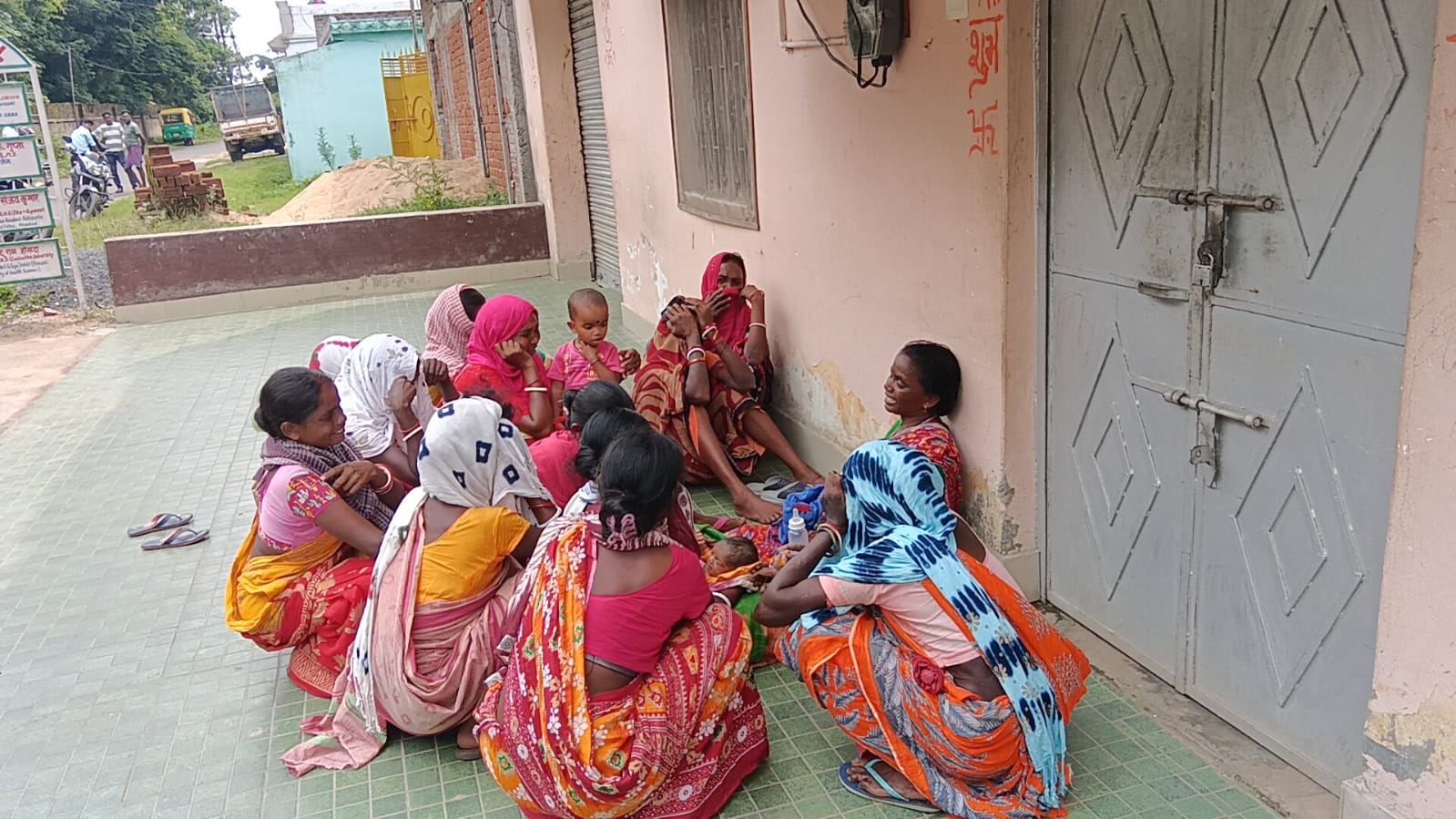 विलाप करते परिजन.
