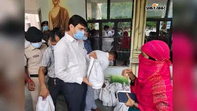 टीबी मरीजों के लिए आगे आया भोजपुर का उद्योग, डीएम ने बांटे फूड बास्केट,132 मरीजों को मिला पोषण का सहारा
