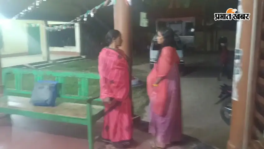 अस्पताल खुला था, दरवाजे खुले थे, लेकिन प्रसव पीड़ा से तड़पती महिला को देखने वाला कोई नहीं