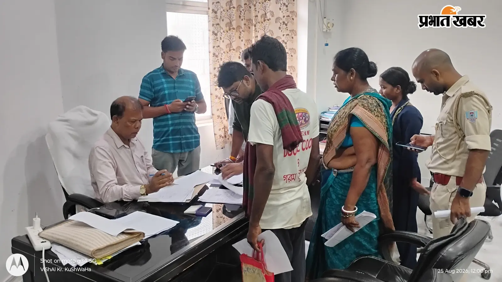 SIR के तहत दूसरे दिन भी अनमैप्ड मतदाताओं की हुई सुनवाई