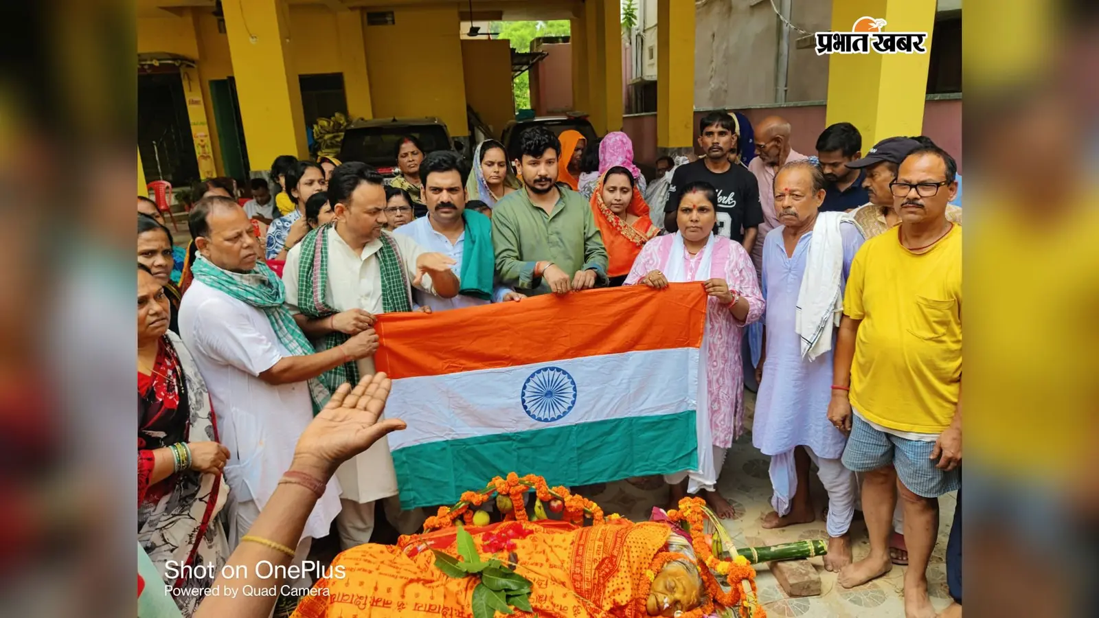 स्वतंत्रता सेनानी की पत्नी सरस्वती देवी का 102 वर्ष की उम्र में निधन, तिरंगे से हुआ सम्मान