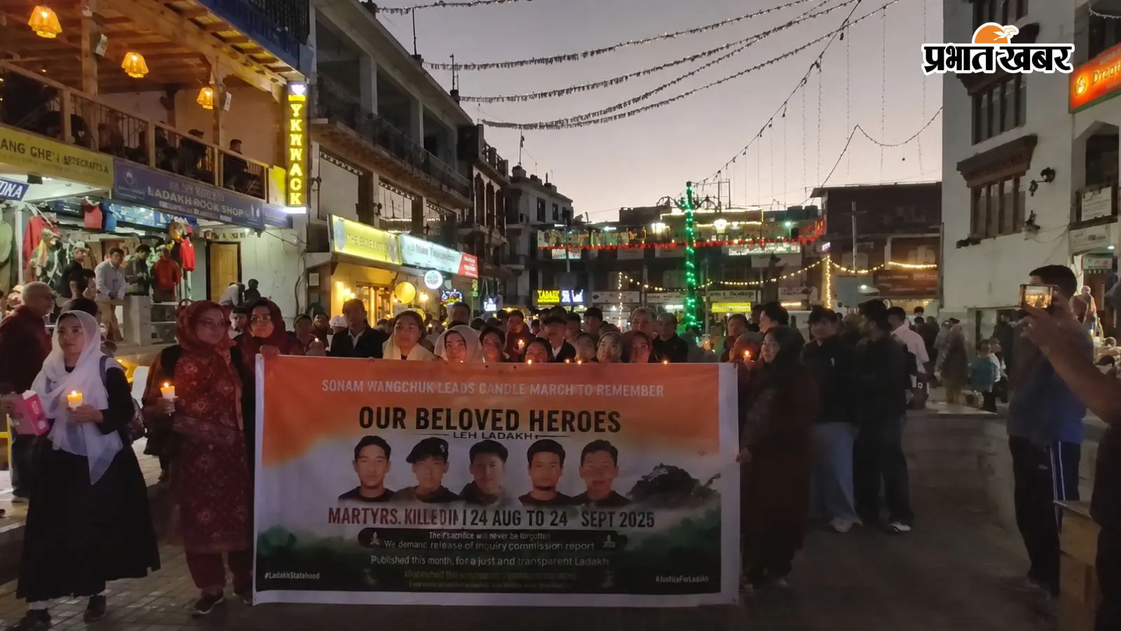 लद्दाख हिंसा में मारे गए लोगों की याद में सोनम वांगचुक का कैंडल मार्च, जांच रिपोर्ट जारी करने की मांग