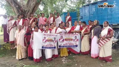 मानदेय बढ़ाने से लेकर मोबाइल रिचार्ज तक की मांग, रोहतास में आंगनबाड़ी सेविका-सहायिकाओं का धरना