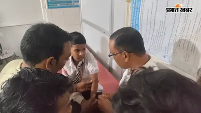 कैमूर: स्कूल से घर लौट रहे बच्चों की मैजिक डंपर से टकराई, चार बच्चे समेत 6 घायल; ब्रेक फेल होने से पलटा वाहन