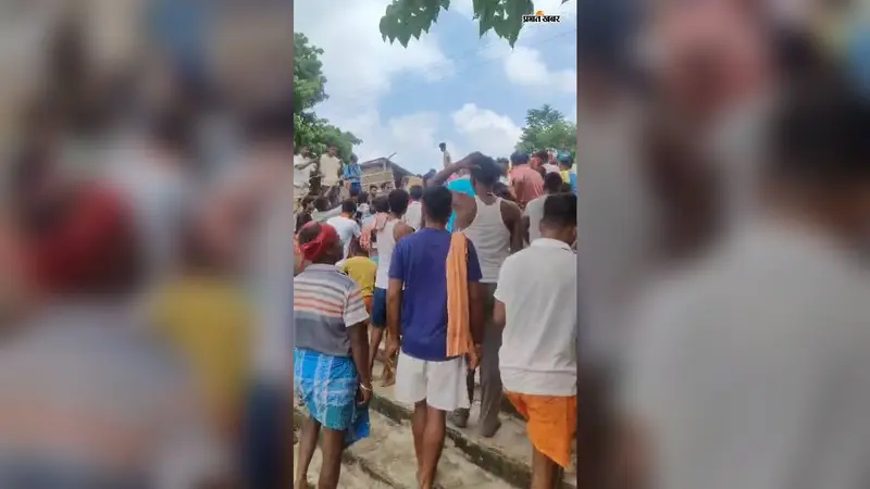 बेगूसराय: साहेबपुरकमाल में परोरा पुल से गंगा में छलांग लगाते वक्त डूबा 16 वर्षीय किशोर, गोताखोरों ने बरामद किया शव