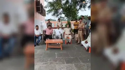 सीवान के उज्जैन बंगरा में आपत्तिजनक टिप्पणी के बाद तनाव, पुलिस ने निकाला फ्लैग मार्च; शांति समिति की बैठक