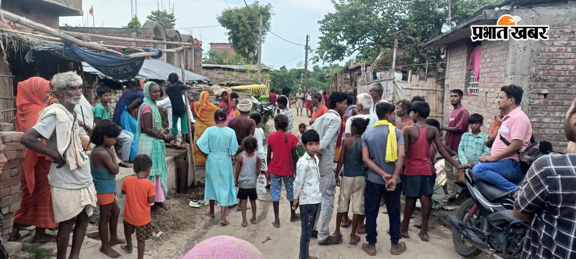 फोटो - रोते बिलखते परिजन व उमड़ी भीड़. | Prabhat Khabar Network