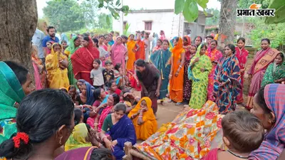 सड़क किनारे बैठे परिवार को बाइक ने मारी टक्कर, महिला की मौत