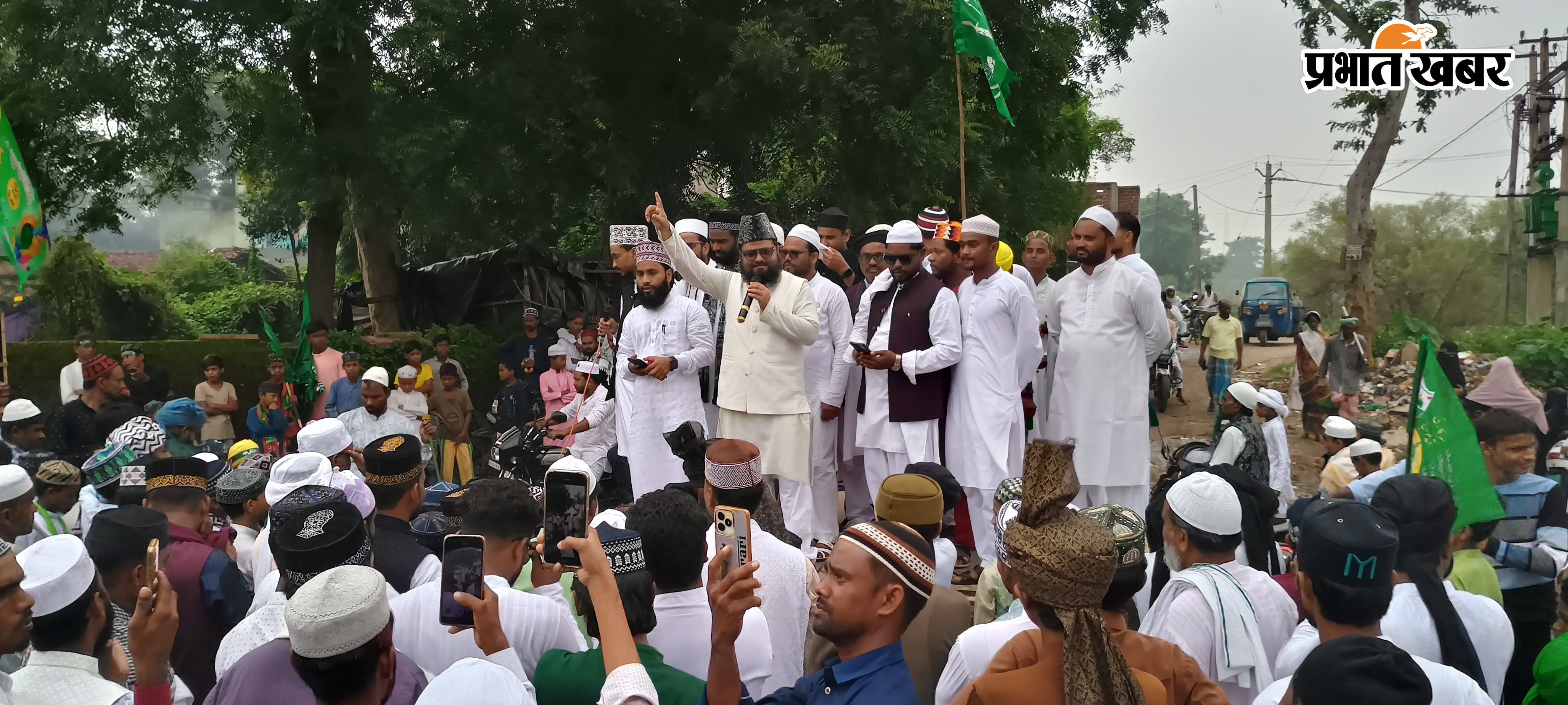 जिसने ईद मिलादुन्नबी में जुलूस कालाडाबर एवं तकरीर पेश करते हुए मुर्गाबनी में उलेमाओं का फोटो | Prabhat Khabar Network