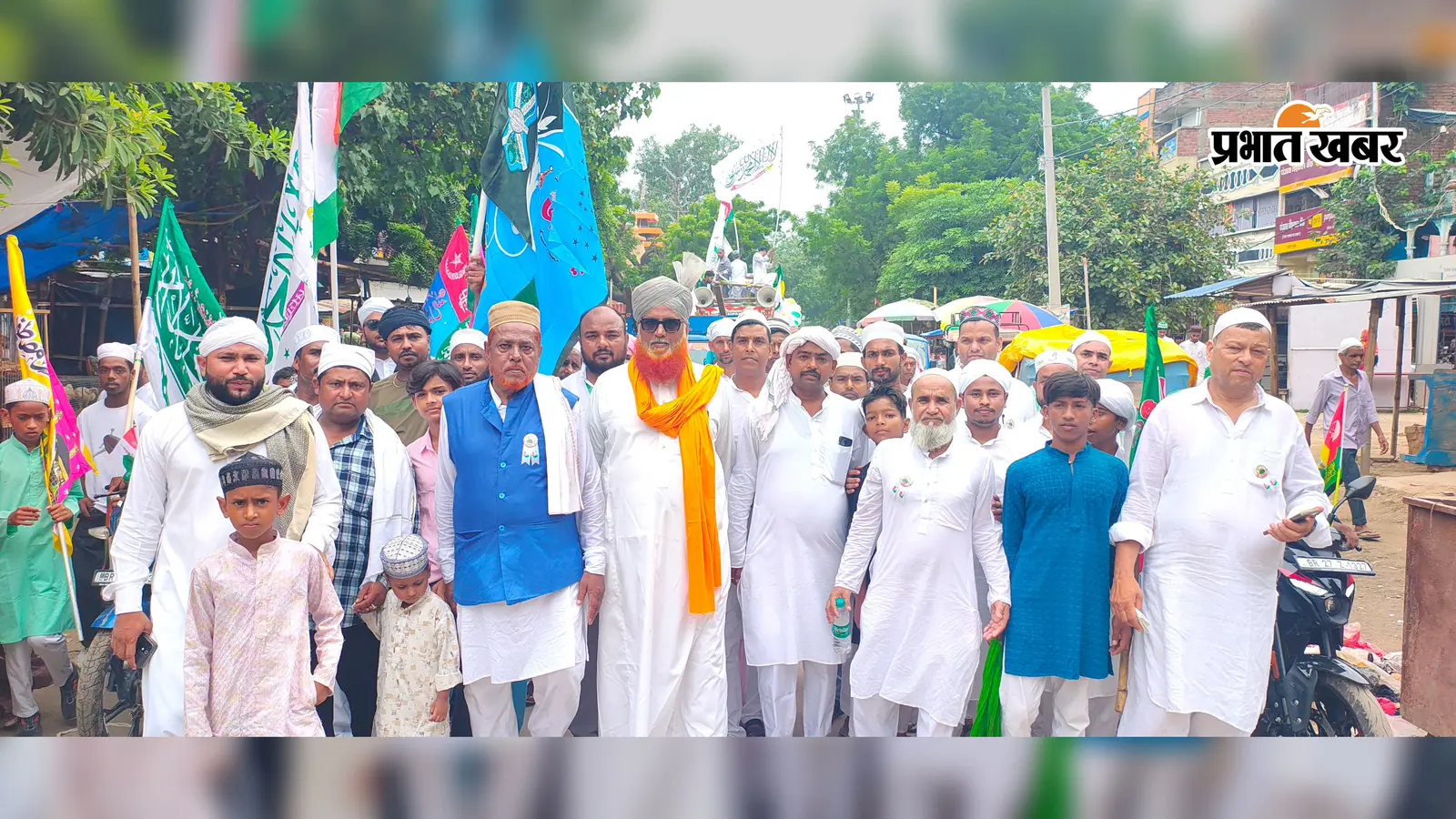 नवादा: ईद-मिलादुन्नबी पर रजौली में निकला भव्य जुलूस, अमन और भाईचारे का दिया संदेश