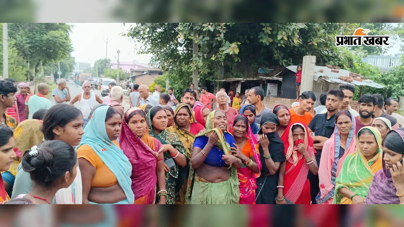 बेगूसराय: भगवानपुर में प्रसव के दौरान महिला की मौत, शव सड़क पर रखकर ग्रामीणों ने चार घंटे किया जाम