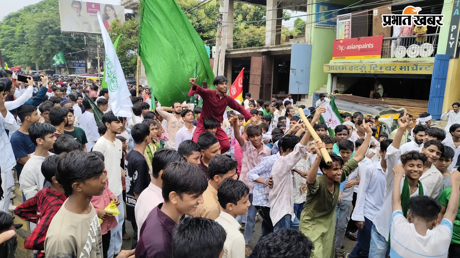 जहानाबाद: अकीदत और धूमधाम के साथ निकला जुलूसे मोहम्मदी, अमन-भाईचारे का दिया संदेश