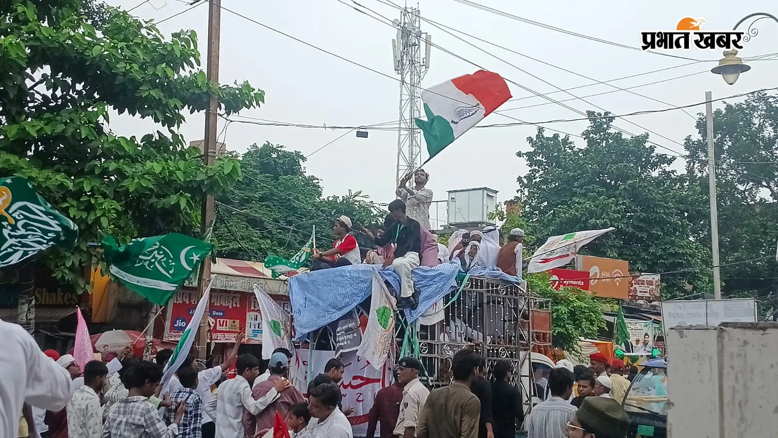 सीवान में निकला जुलूस-ए-मोहम्मदी, तिरंगे के साथ दिखा देशभक्ति का जज्बा