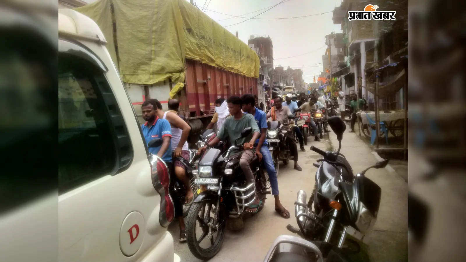 "सड़क में दुकान या दुकान में सड़क?" सीवान के नौतन बाजार में अतिक्रमण से चरमराई यातायात व्यवस्था, प्रशासन बेखबर