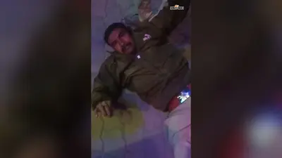गोपालगंज: शराबबंदी के बीच चौकीदार का कथित रूप से नशे में धुत वीडियो वायरल, कार्रवाई की मांग