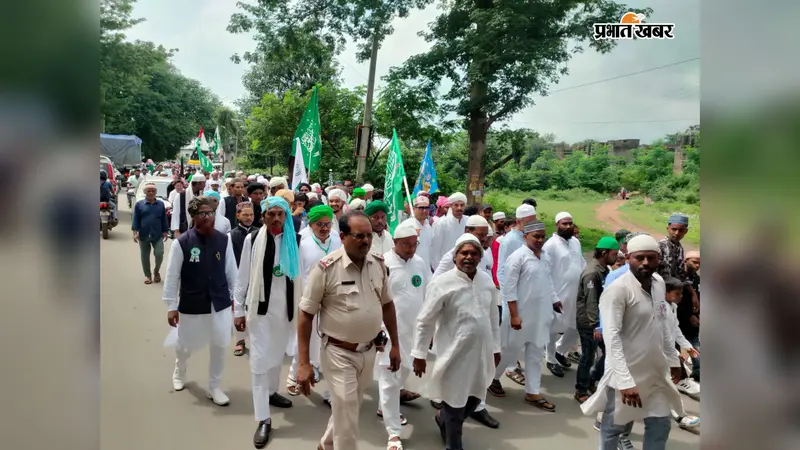 पतरातू में धूमधाम से निकला जुलूस-ए-मोहम्मदी, नात-ए-पाक और धार्मिक नारों से गूंजा क्षेत्र