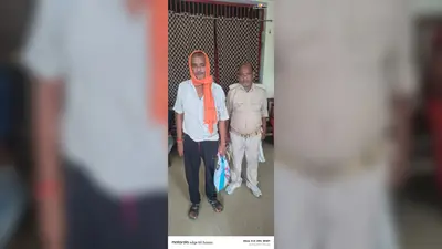 चैनपुर में तीसरी बार शराब के साथ पकड़ाया धंधेबाज, आंगन में रखी बोतलें जब्त