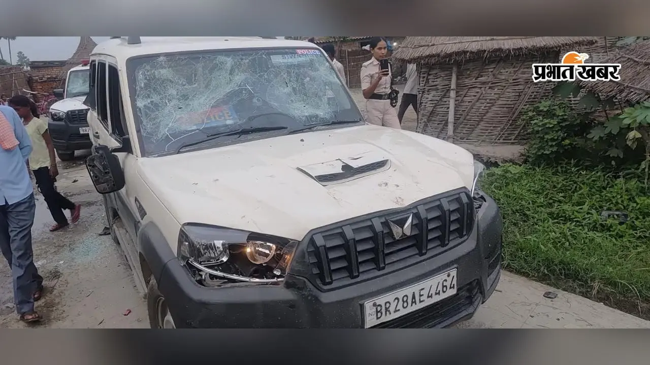 शराब तस्करों का पीछा कर रही उत्पाद विभाग की टीम पर हमला, गाड़ियां क्षतिग्रस्त, कई पुलिसकर्मी चोटिल